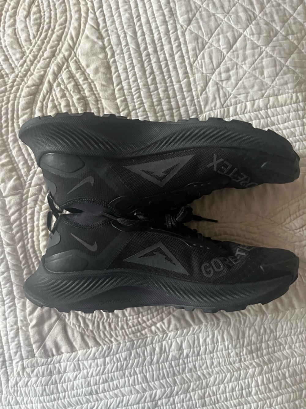 Nike Pegasus Trail 3 Gore-Tex 'Triple Black' DC8793-001 - Picture 2 of 10